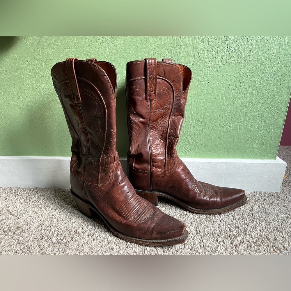 Beautiful cognac leather Lucchese cowboy western boots, size 8.5”